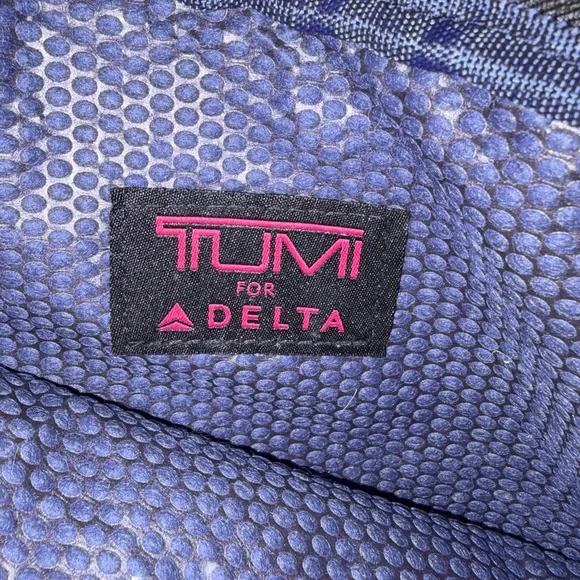 TUMI Black and Gray Toiletry Bag Set - Picture 3 of 3